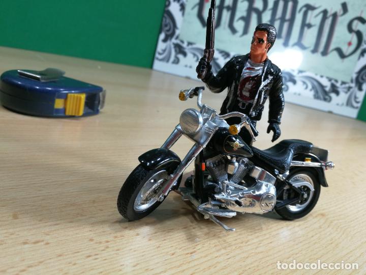 Motos a escala: TERMINATOR CON SU MOTOCICLETA HARLEY DAVIDSON FAT BOY - Foto 75