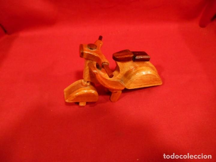 Motos a escala: MOTO VESPA DE MADERA - - Foto 2