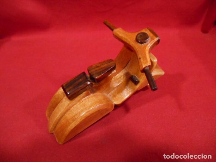 Motos a escala: MOTO VESPA DE MADERA - - Foto 4