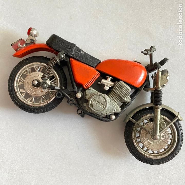 Motos a escala: moto Yamaha - Foto 1