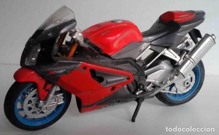 Motos a escala: Moto Aprilia 17 cms. - Foto 7