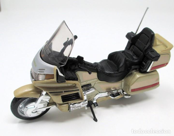Motorcycle Models: Moto Honda Gold Wind, escala 1/18, moto con matr&iacute;cula alemana