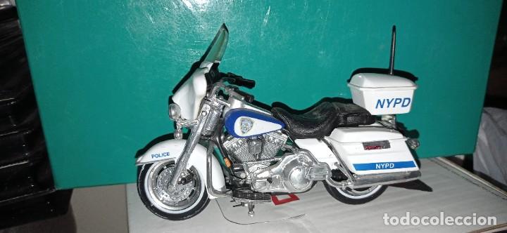 Motos a escala: COLECCION DE Harley Davidson , con regalo de expositor - Foto 4