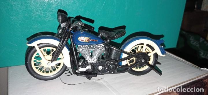 Motos a escala: COLECCION DE Harley Davidson , con regalo de expositor - Foto 16