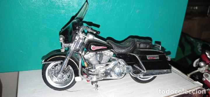Motos a escala: COLECCION DE Harley Davidson , con regalo de expositor - Foto 26