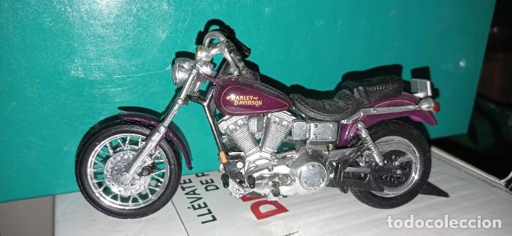Motos a escala: COLECCION DE Harley Davidson , con regalo de expositor - Foto 47