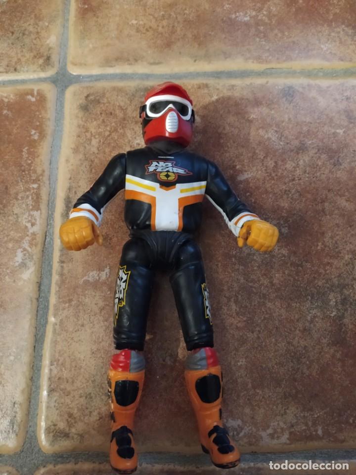 Motos a escala: Piloto de moto - Foto 1