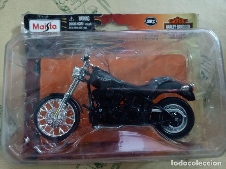 Motos a escala: HARLEY DAVIDSON 2008 FXSTB NIGHT TRAIN. MAISTO. 1/18 - Foto 1