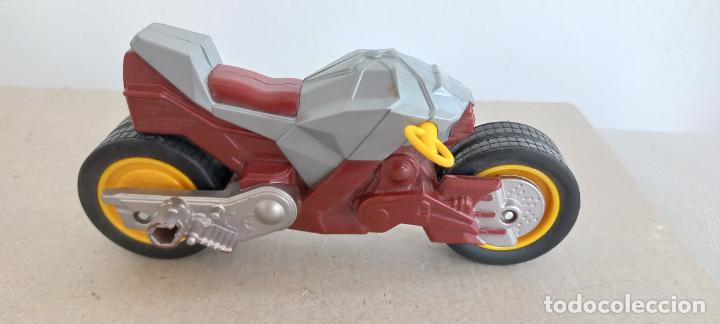 Motos a escala: MOTO MARVEL 2013 hasbro #A6642 SPIDERMAN ? - Foto 3