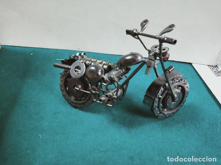 Motos a escala: MOTO CHOPER 23 CM. - Foto 2