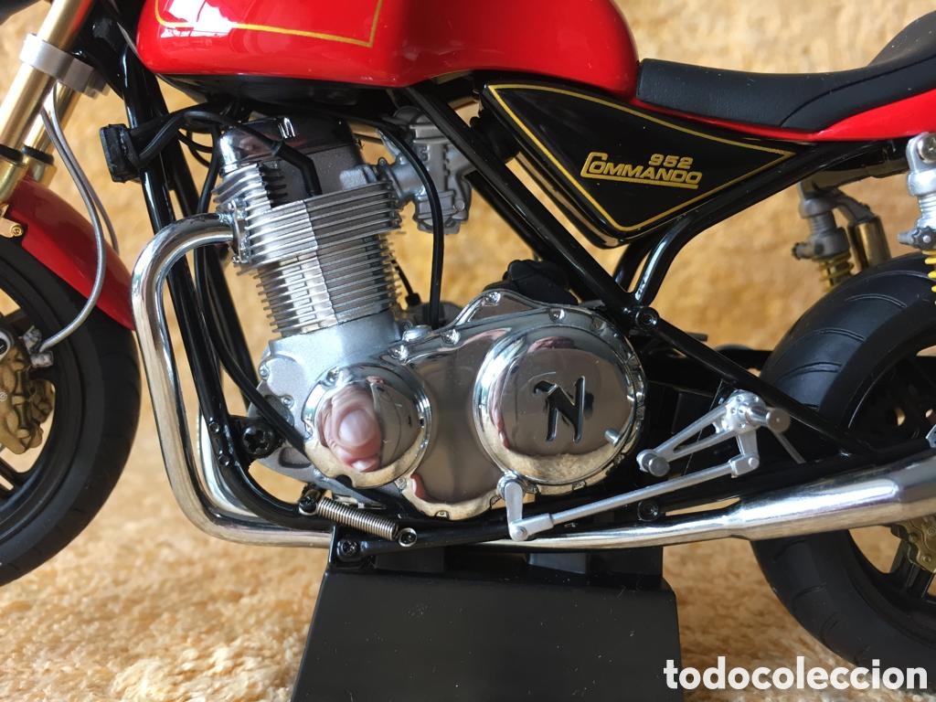 Motos a escala: Moto AUTOart Norton Commando 962 1:12 - Foto 4