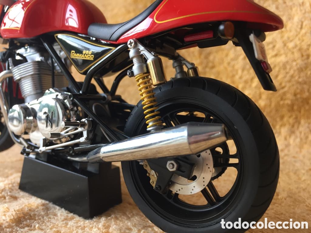 Motos a escala: Moto AUTOart Norton Commando 962 1:12 - Foto 5