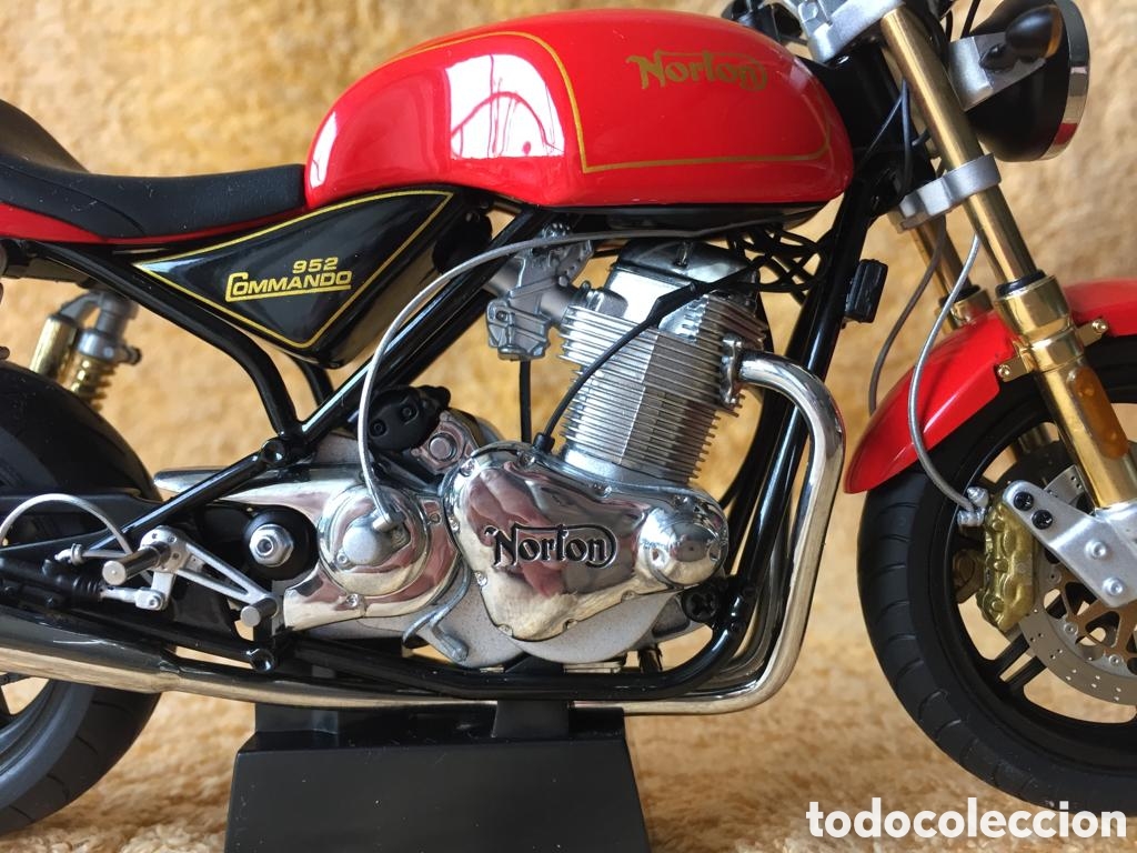 Motos a escala: Moto AUTOart Norton Commando 962 1:12 - Foto 8