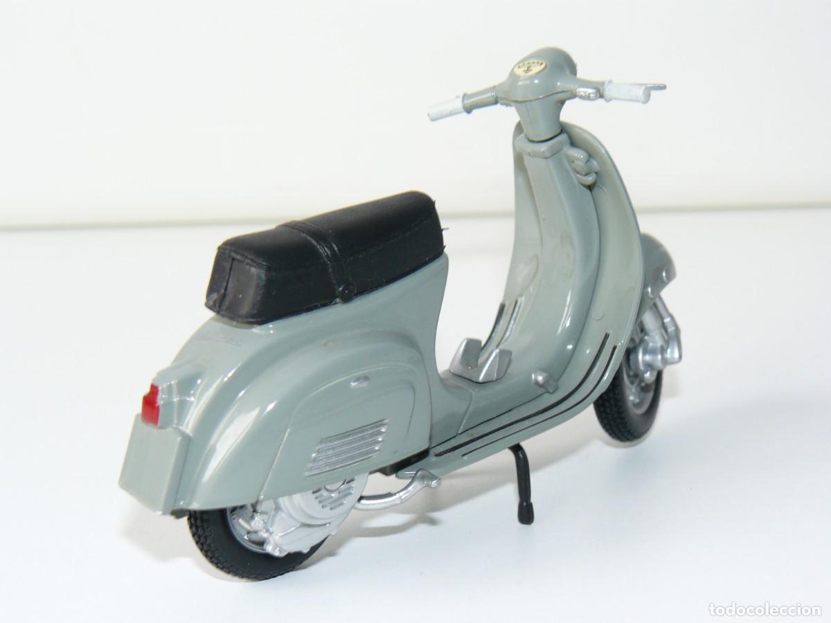 Vespa Piaggio 50 Special 1969 Bianco 1:18