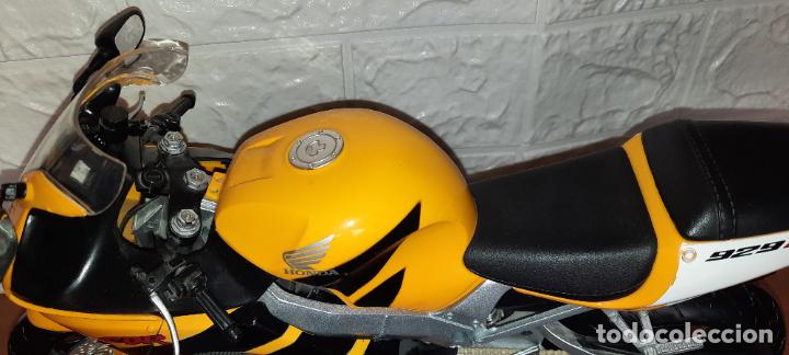 Motos a escala: HONDA CBR 929 RR.34 X 10 CMS - Foto 2