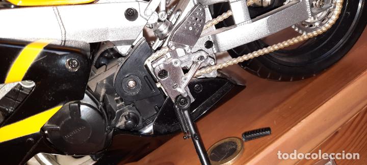 Motos a escala: HONDA CBR 929 RR.34 X 10 CMS - Foto 6