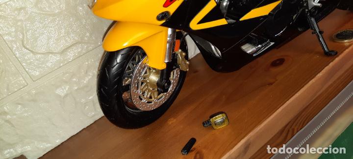 Motos a escala: HONDA CBR 929 RR.34 X 10 CMS - Foto 7