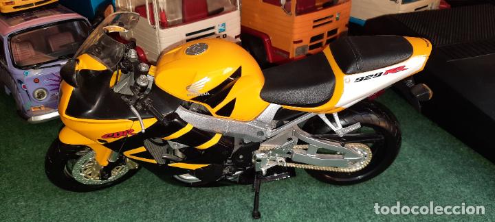 Motos a escala: HONDA CBR 929 RR.34 X 10 CMS - Foto 10