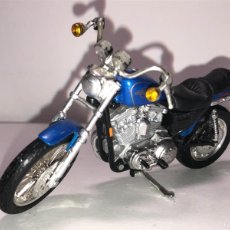 Motos a escala: 304- HARLEY-DAVIDSON MOTORCYCLES MOTO BLUE AZUL DIE-CAST 1:18 CUSTOM BIKE MAISTO