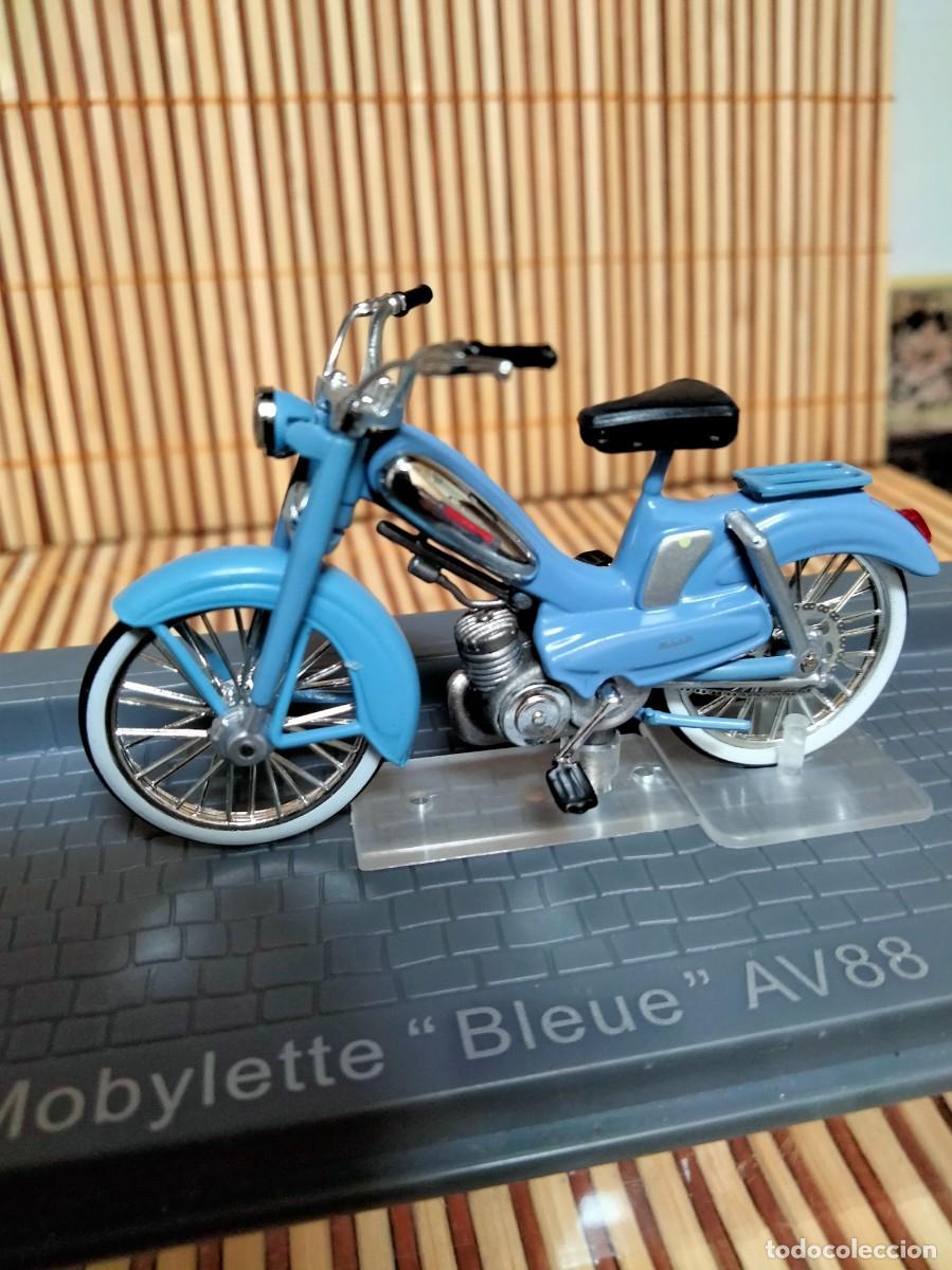 Die cast 1/24 Modellino Motorino Motobecane MBK Mobylette Bleue
