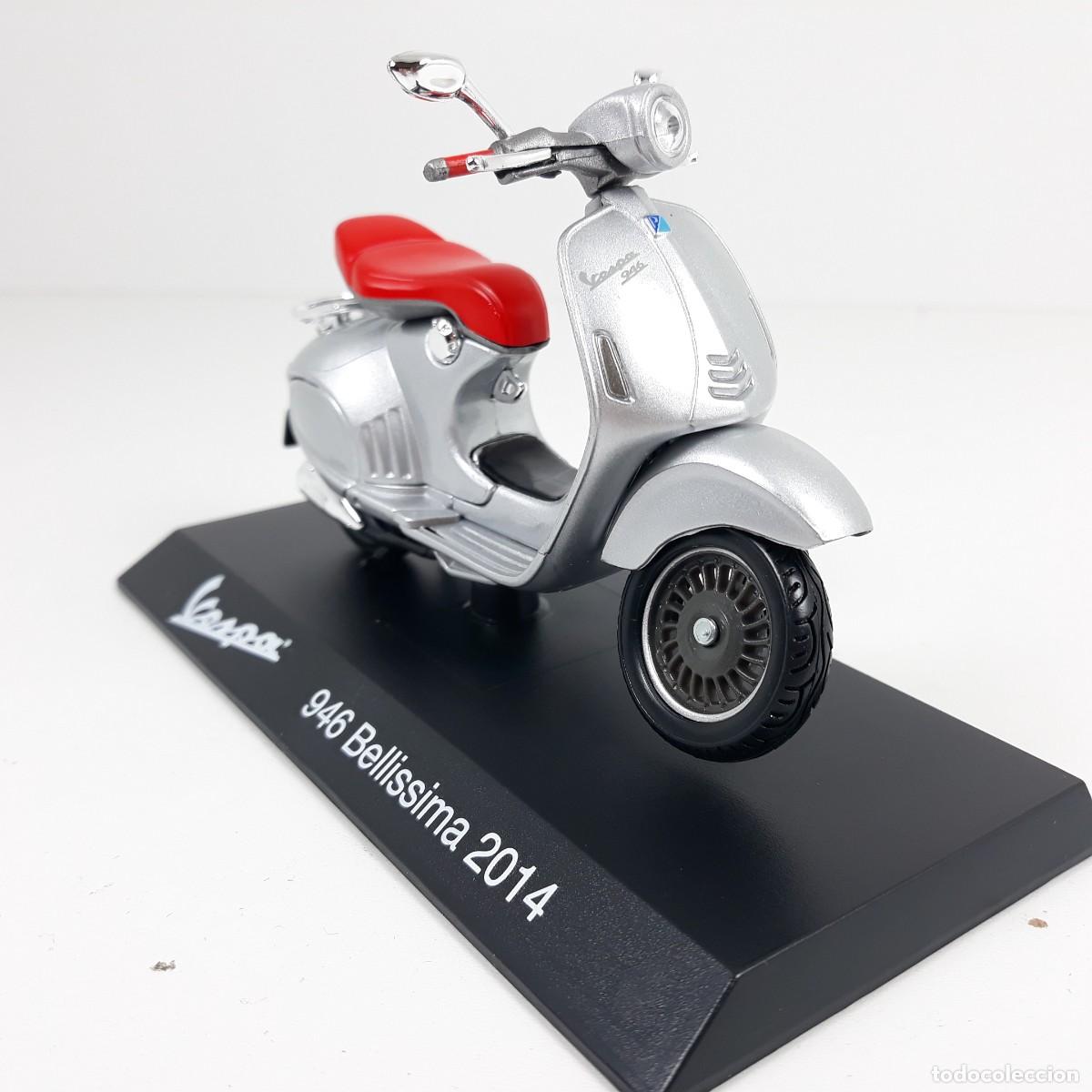 Motos a escala: 1/18 MOTO BIKE VESPA 946 BELLISSIMA 2014 GRIS