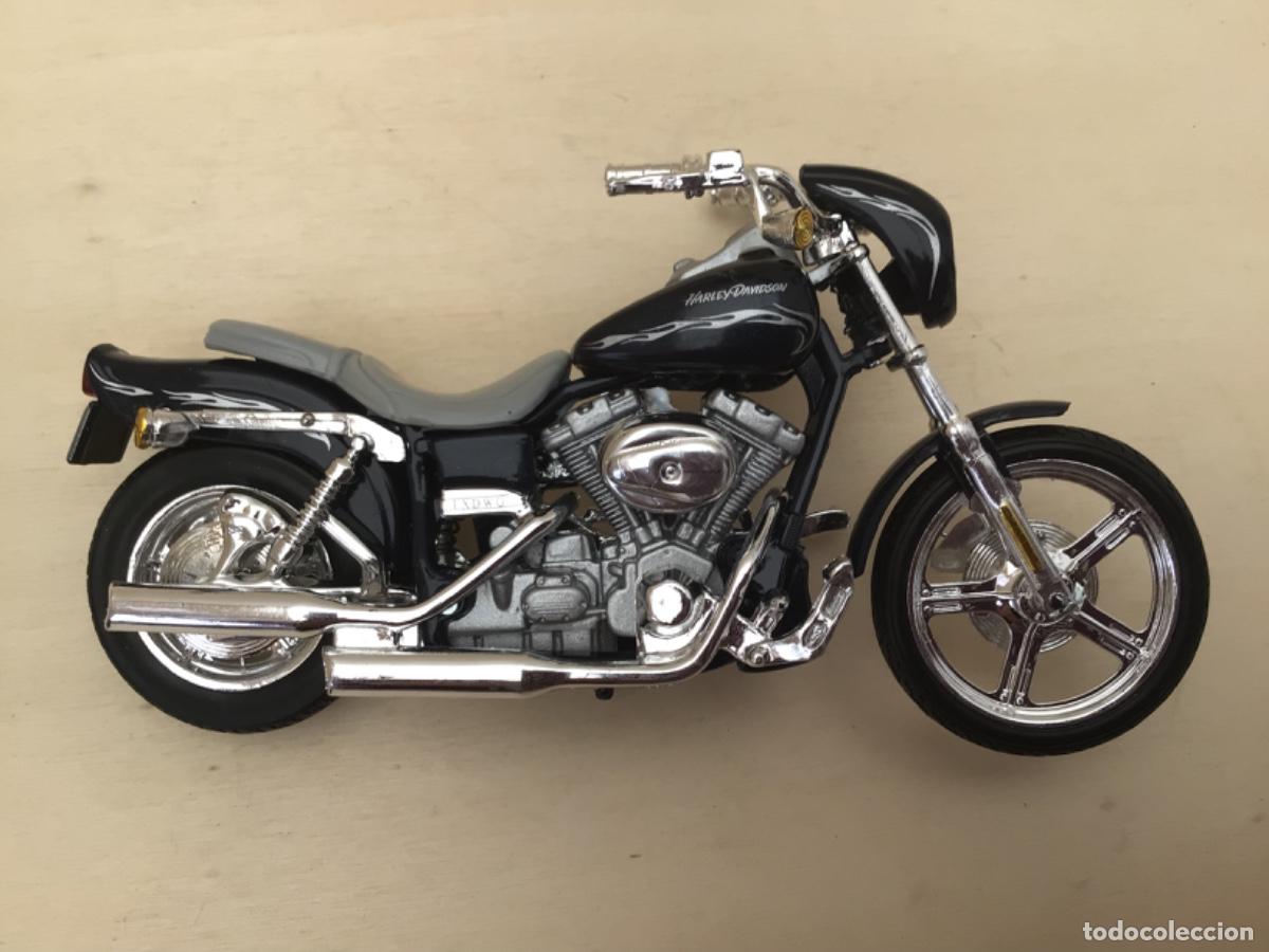 Motos a escala: Maisto Harley Davidson 2002 - Foto 8