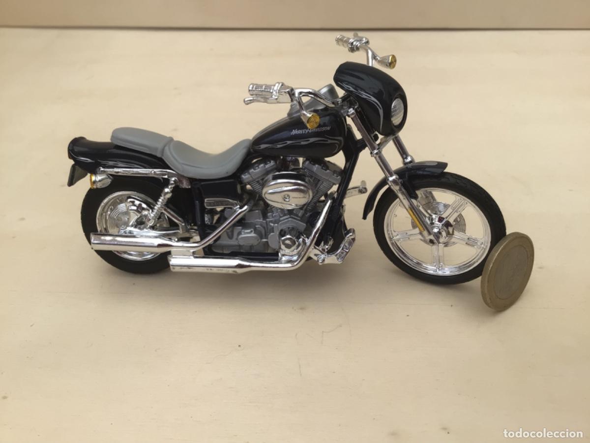 Motos a escala: Maisto Harley Davidson 2002 - Foto 10