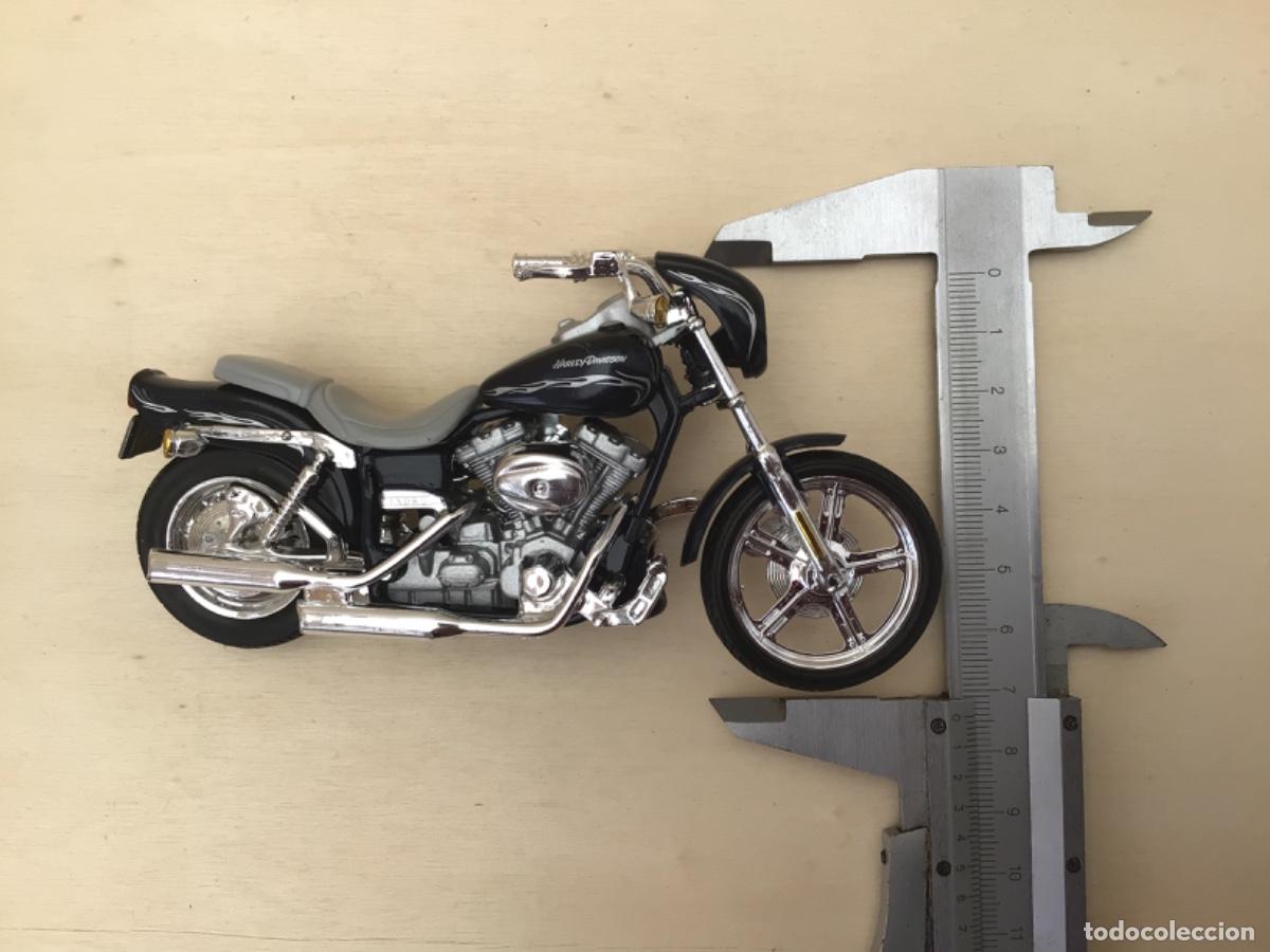 Motos a escala: Maisto Harley Davidson 2002 - Foto 11