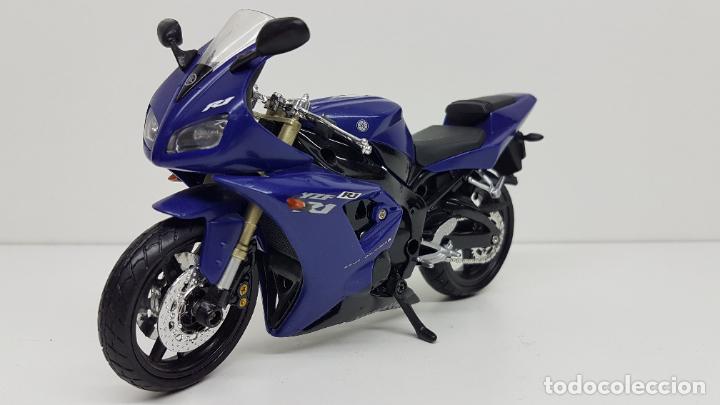 Maisto Yamaha YZF-R1 '21 Moto 1:12
