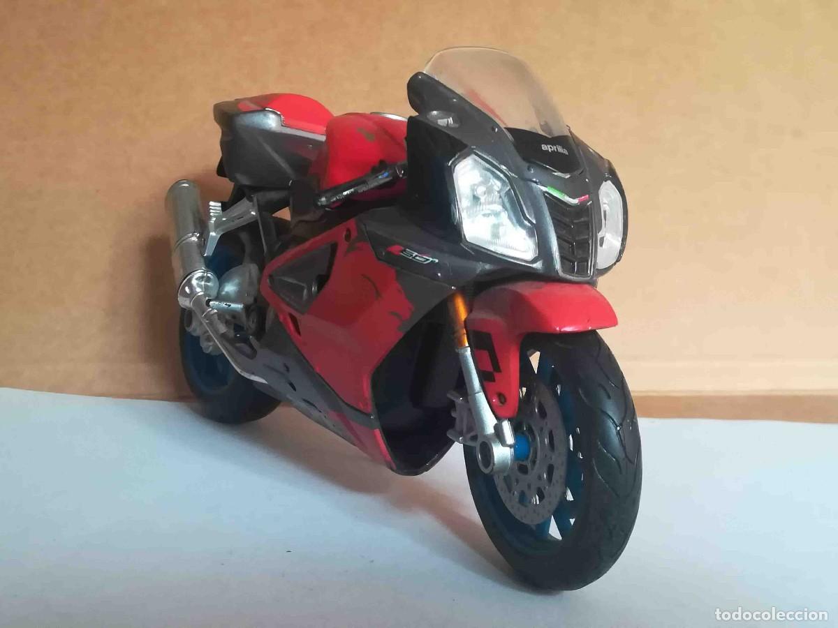 Motos a escala: Moto Aprilia 17 cms. - Foto 3