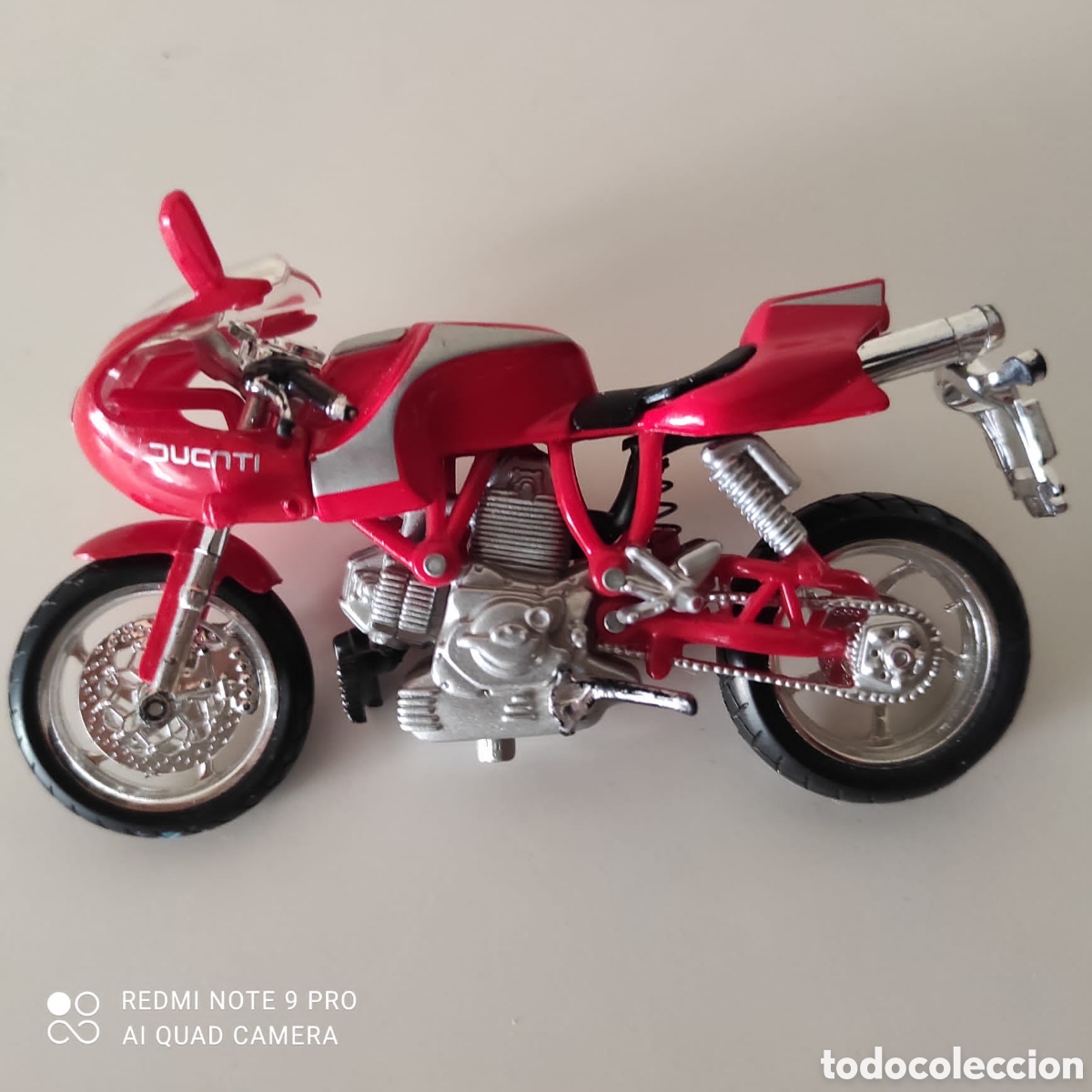 Motos a escala: Moto Ducatti - Maisto - Foto 5