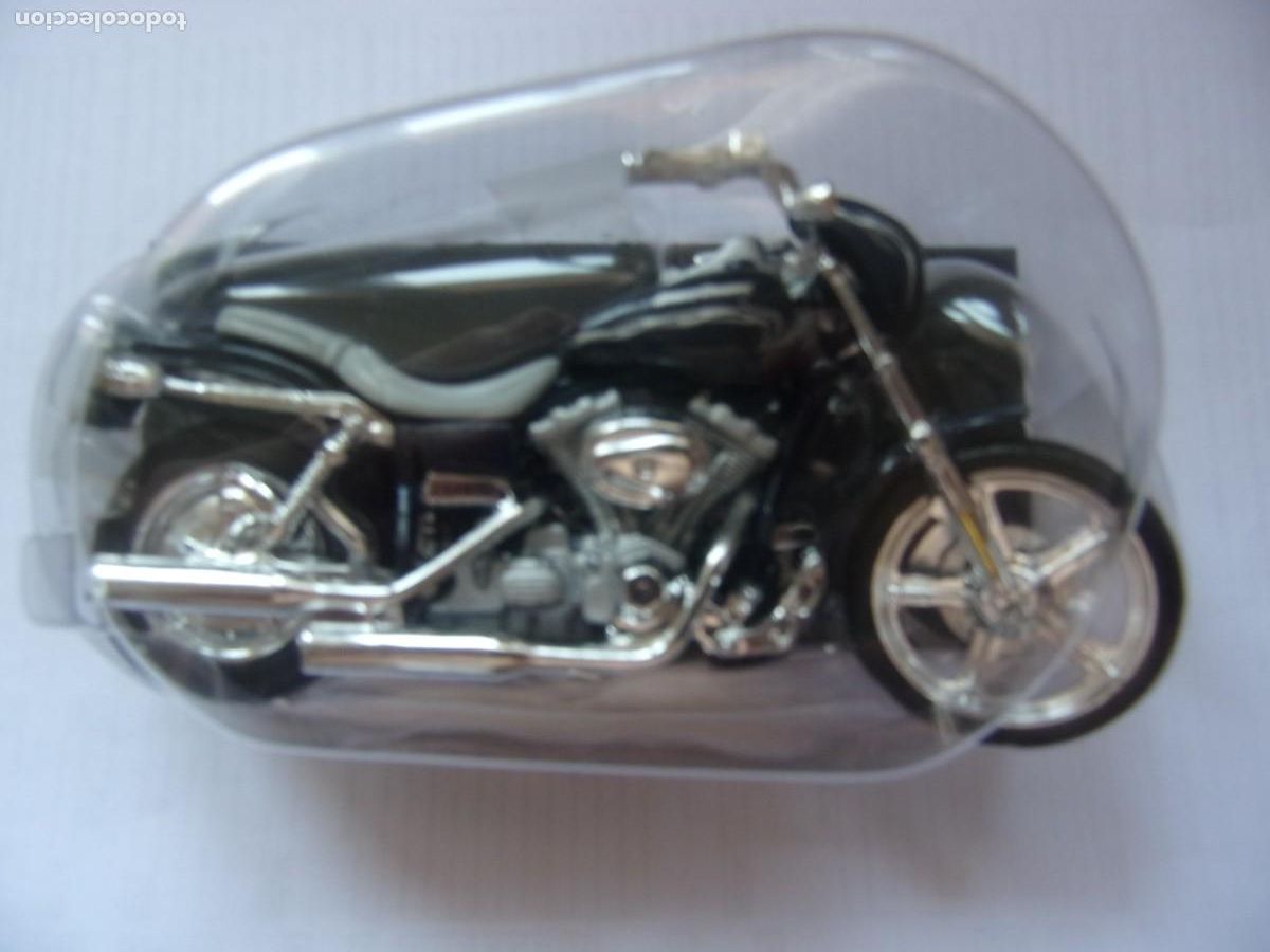 Motos a escala: Moto Harley 2002 FXDWG CVO Custom - Foto 1