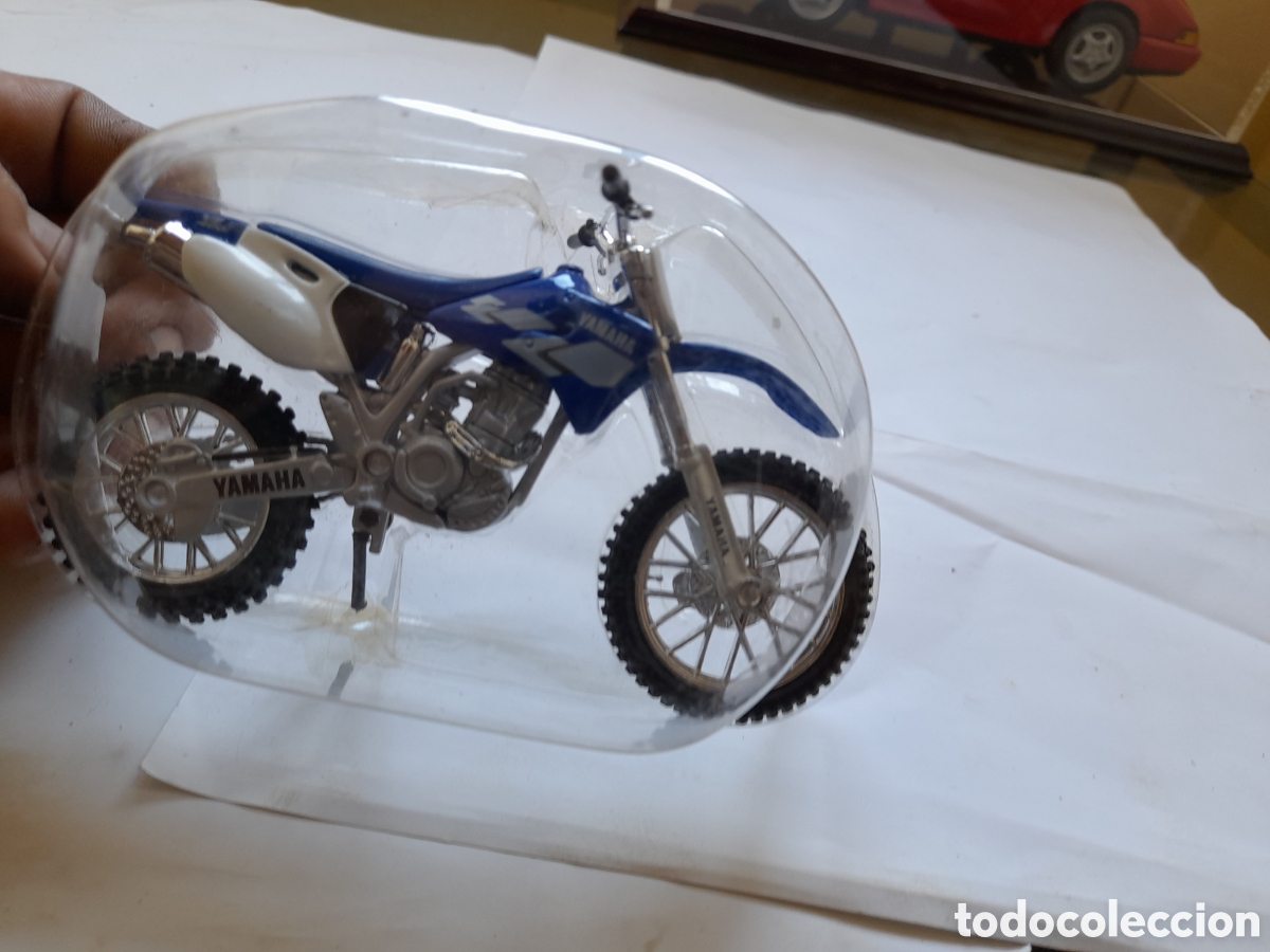Motos a escala: Yamaha YZ escala 1/18 - Foto 2