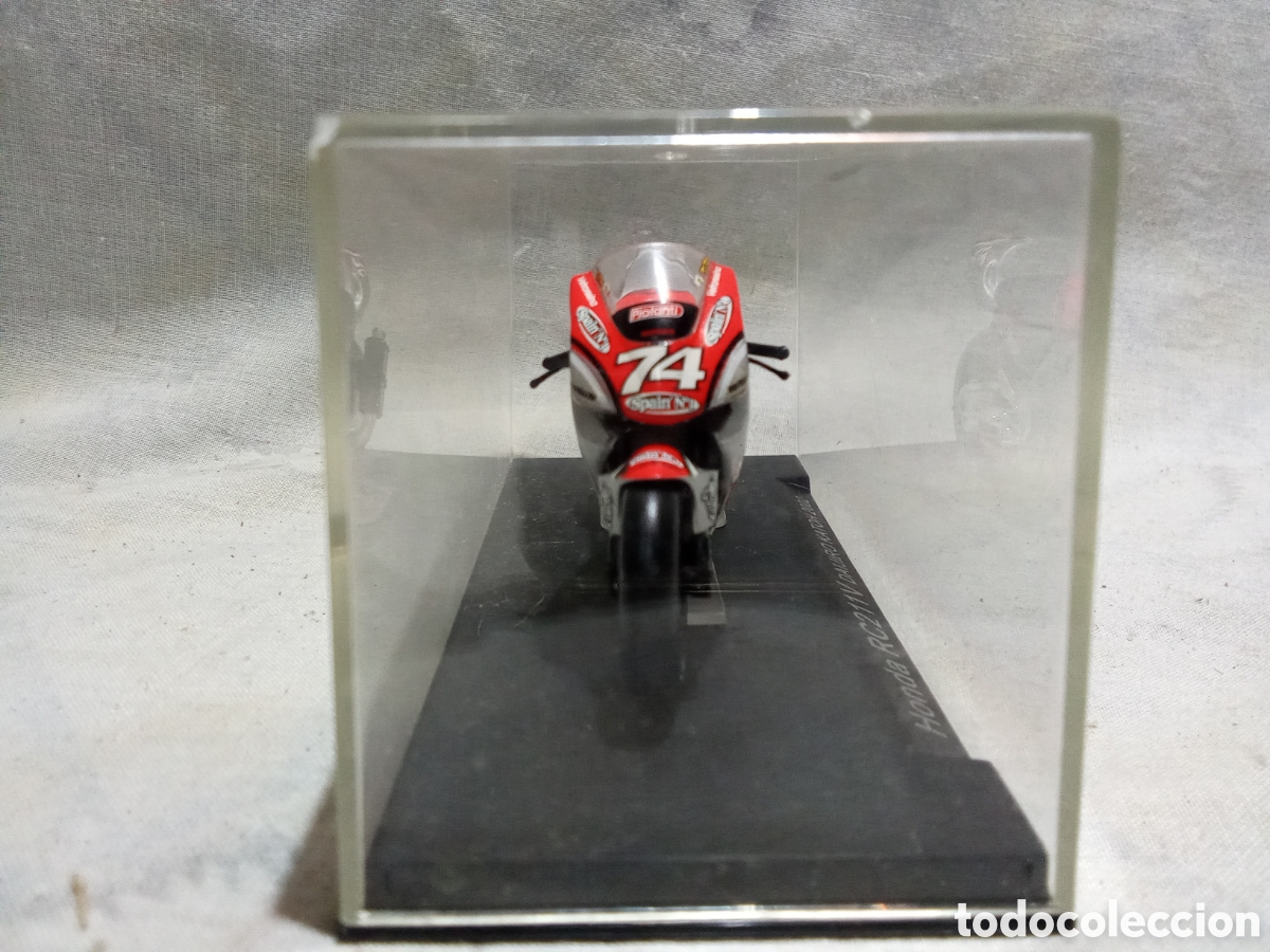 Motos a escala: HONDA RC211V DE DAJIRO KATOH 2002 - Foto 2