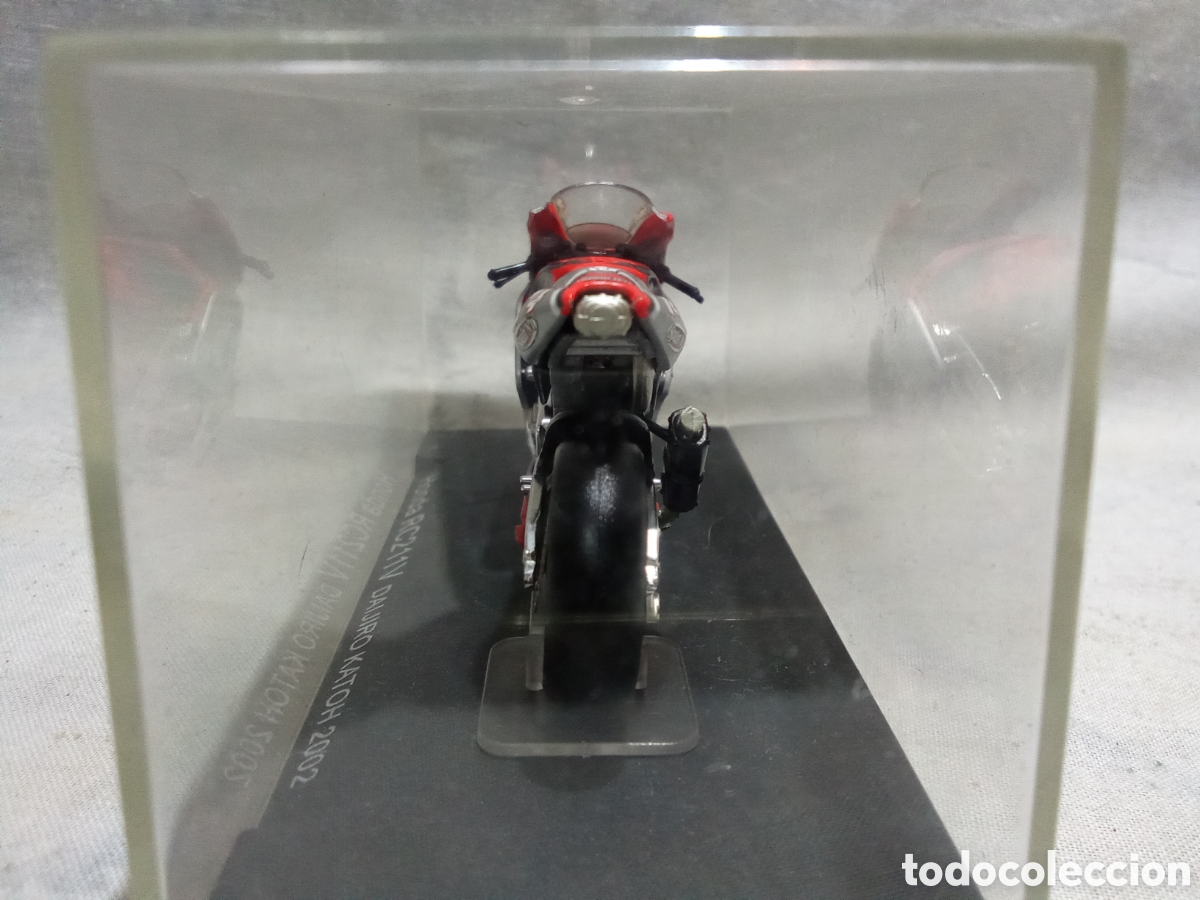 Motos a escala: HONDA RC211V DE DAJIRO KATOH 2002 - Foto 4