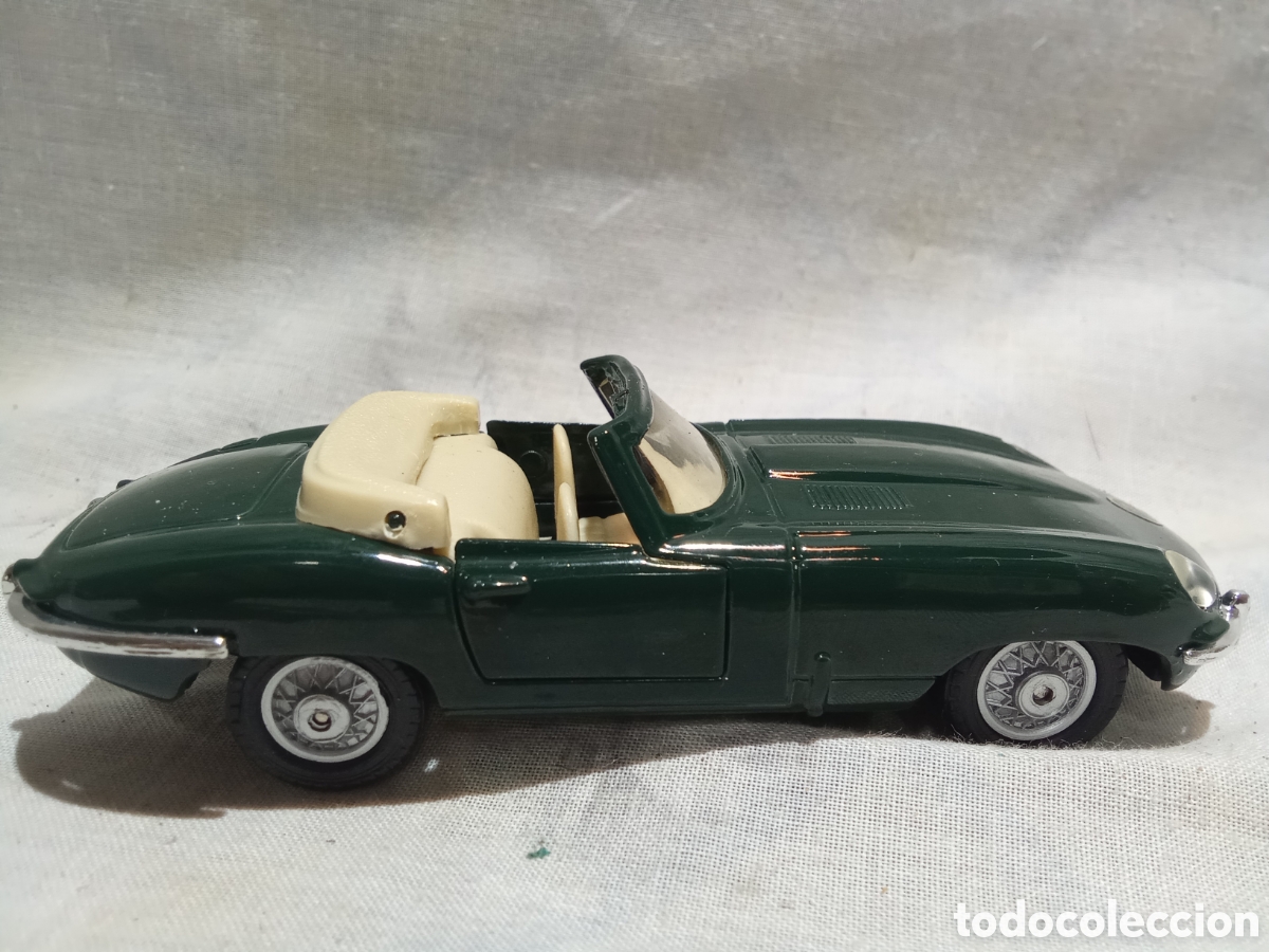 Motos a escala: JAGUAR CABRIOLET 1:38 DE MAISTO - Foto 4
