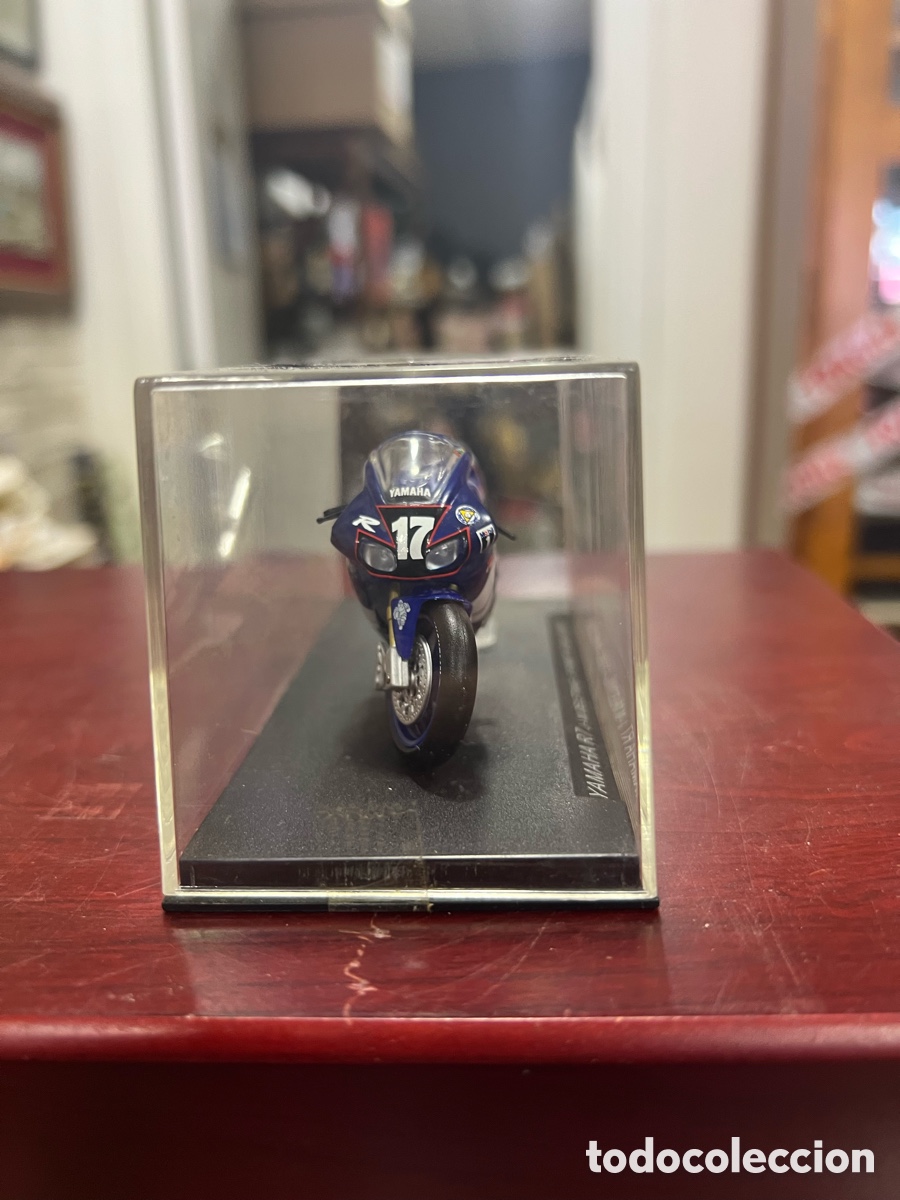 Motos a escala: Moto a escala Yamaha R7 - Foto 4