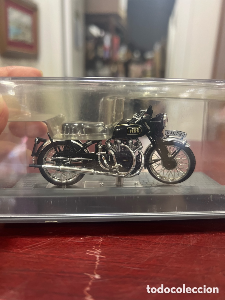 Motos a escala: Moto a escala Vincent HRD Black - Foto 4