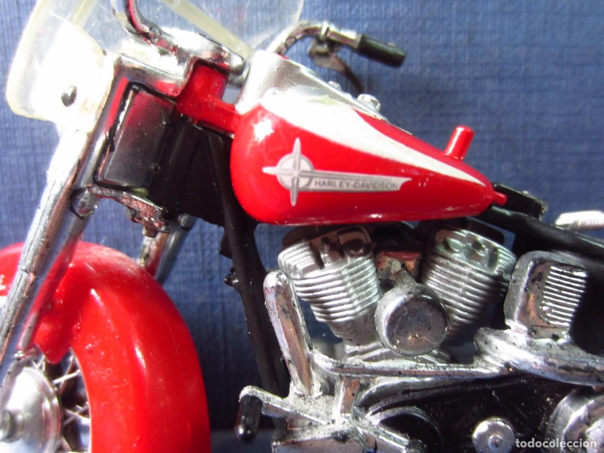 Motos a escala: Harley-Davidson FLHT Electra Glide Standard 1998 (Maisto) - Foto 5
