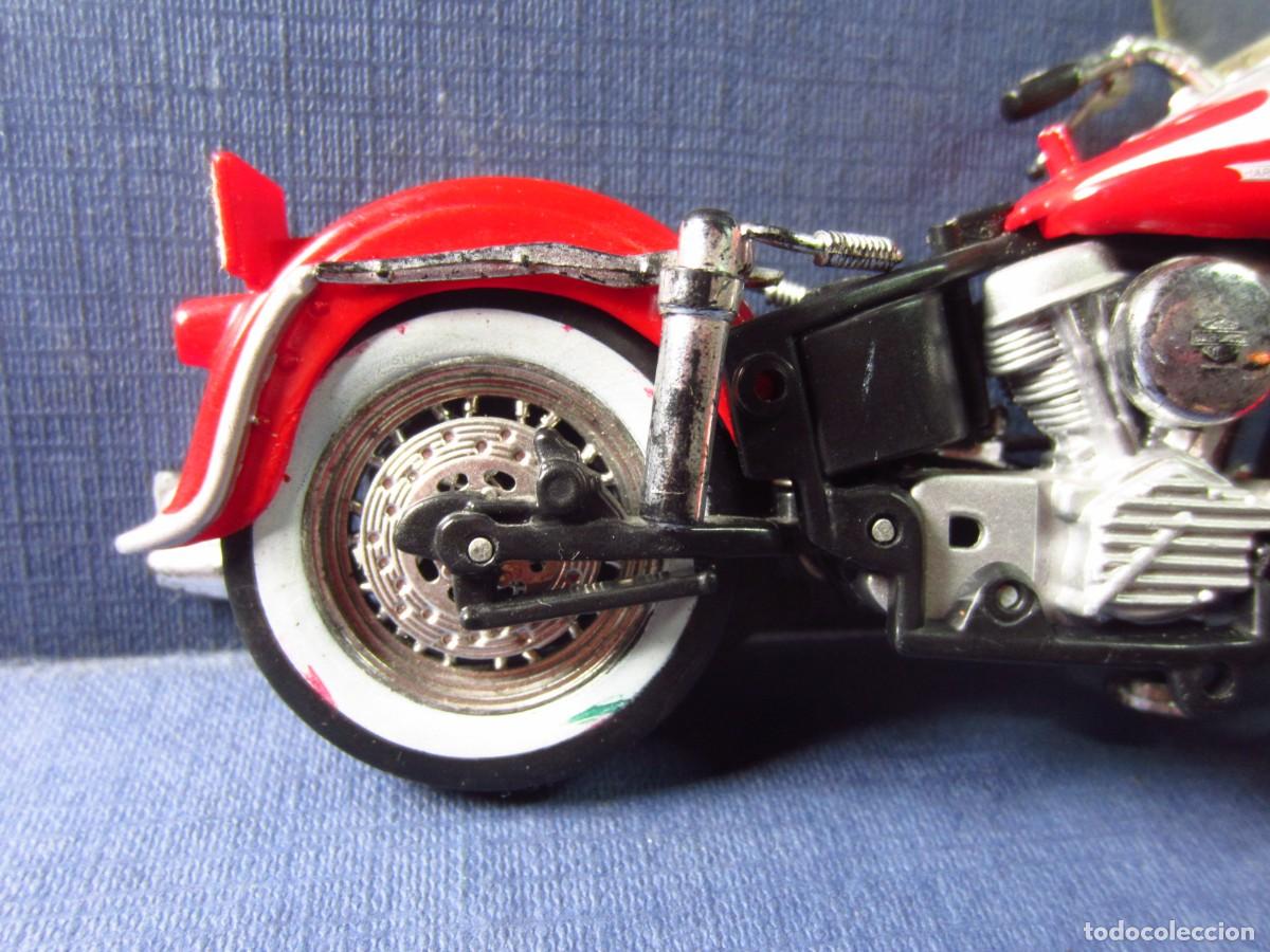 Motos a escala: Harley-Davidson FLHT Electra Glide Standard 1998 (Maisto) - Foto 8