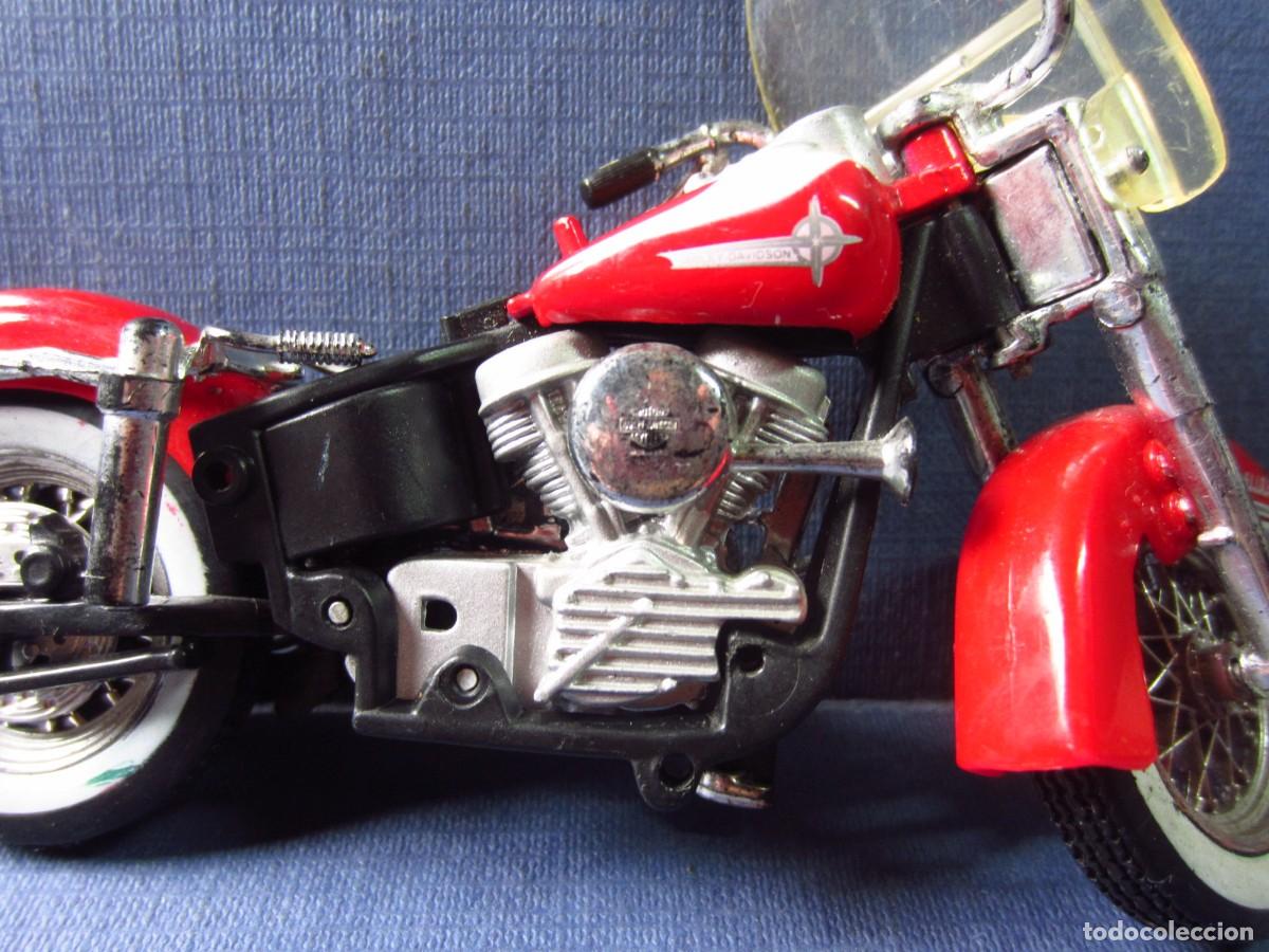 Motos a escala: Harley-Davidson FLHT Electra Glide Standard 1998 (Maisto) - Foto 9