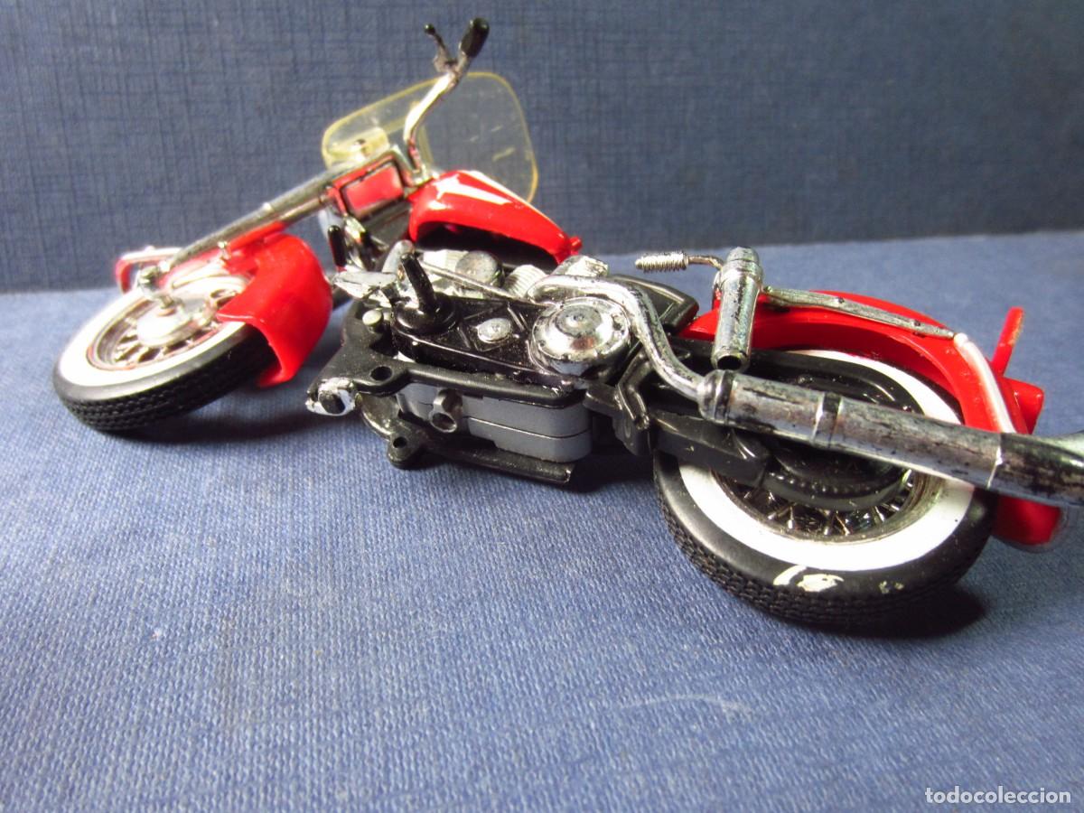 Motos a escala: Harley-Davidson FLHT Electra Glide Standard 1998 (Maisto) - Foto 13
