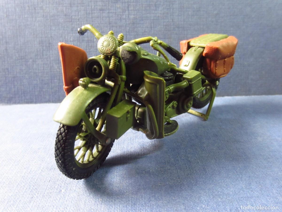 Motos a escala: Harley-Davidson FLHT Electra Glide Standard 1998 (Maisto) - Foto 1