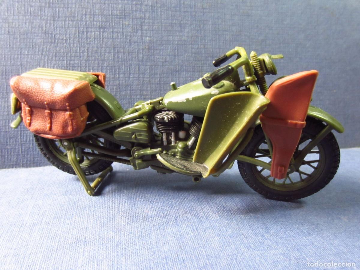 Motos a escala: Harley-Davidson FLHT Electra Glide Standard 1998 (Maisto) - Foto 6