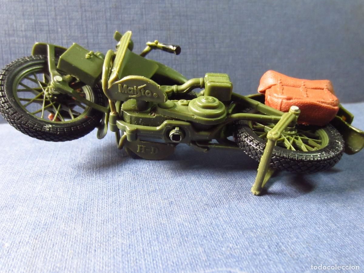 Motos a escala: Harley-Davidson FLHT Electra Glide Standard 1998 (Maisto) - Foto 12