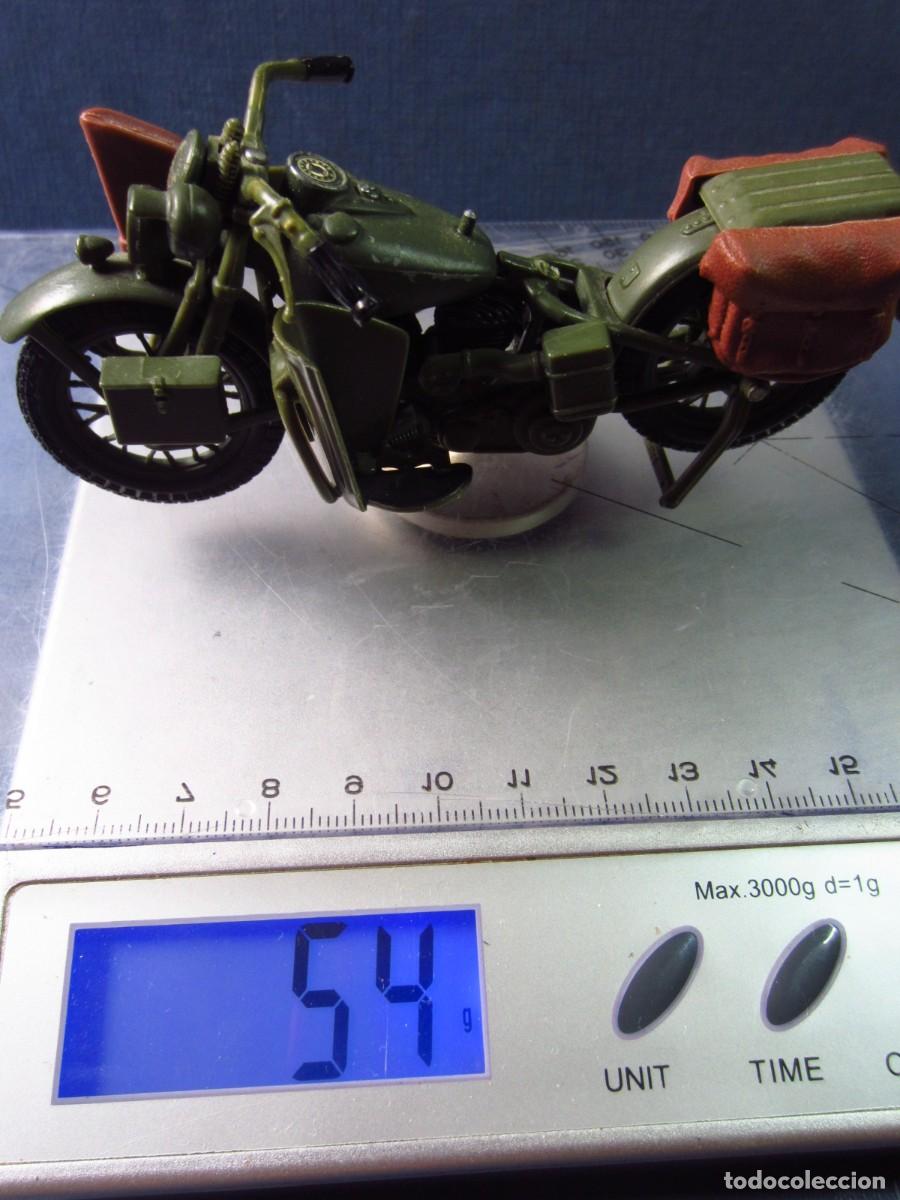 Motos a escala: Harley-Davidson FLHT Electra Glide Standard 1998 (Maisto) - Foto 15