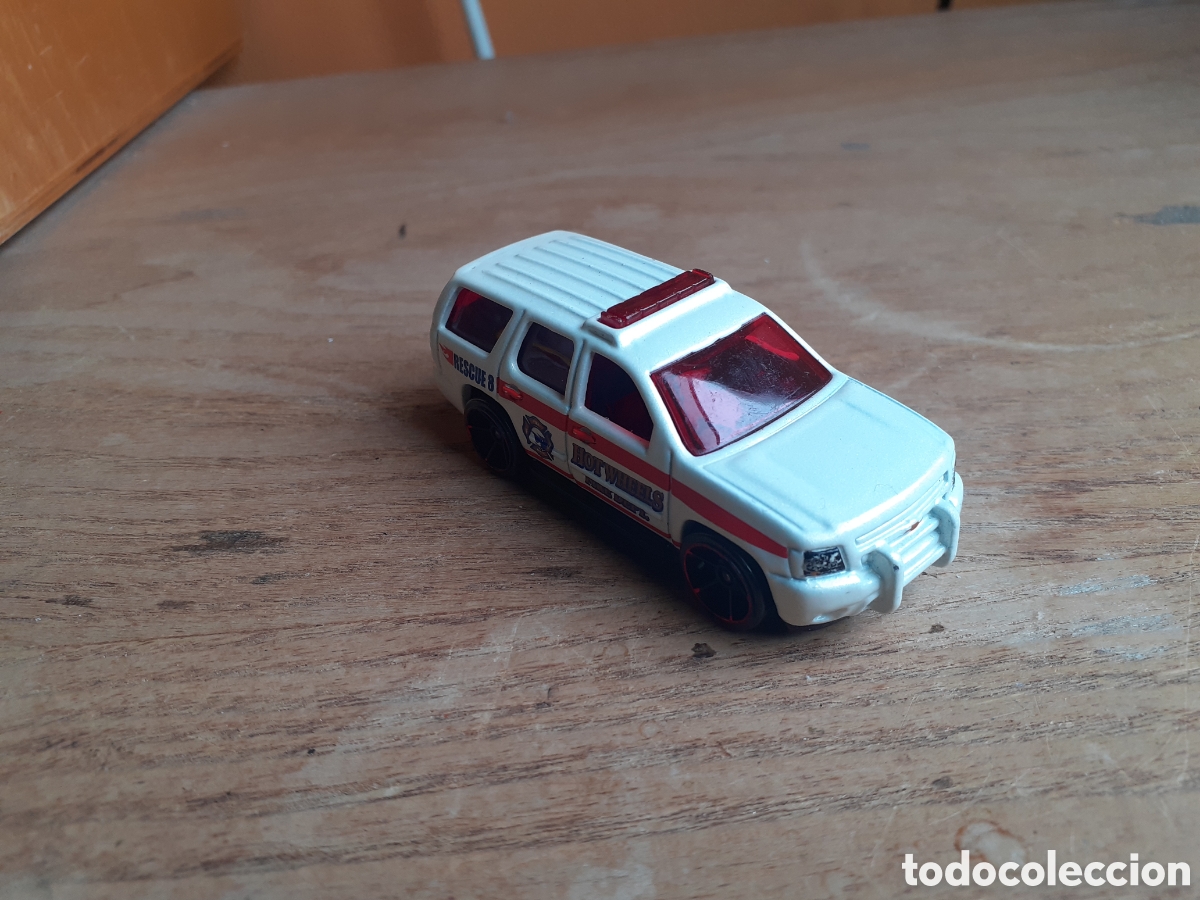 Motos a escala: Hot wheels chevy tahoe vehicle - Foto 1