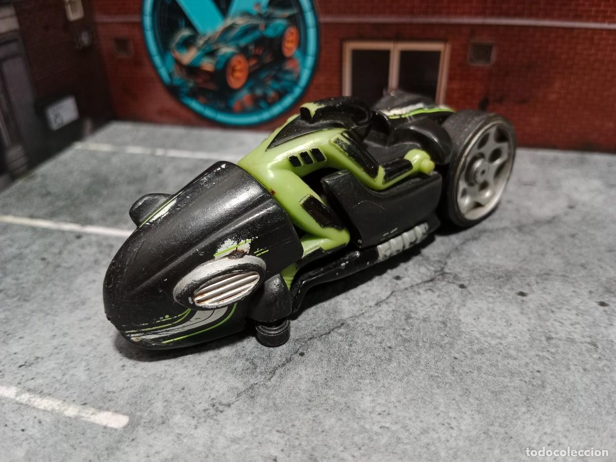 Motos a escala: Pull-Dog Hot Wheels 2004 Thunder Cycles Mattel 9cm - Foto 2