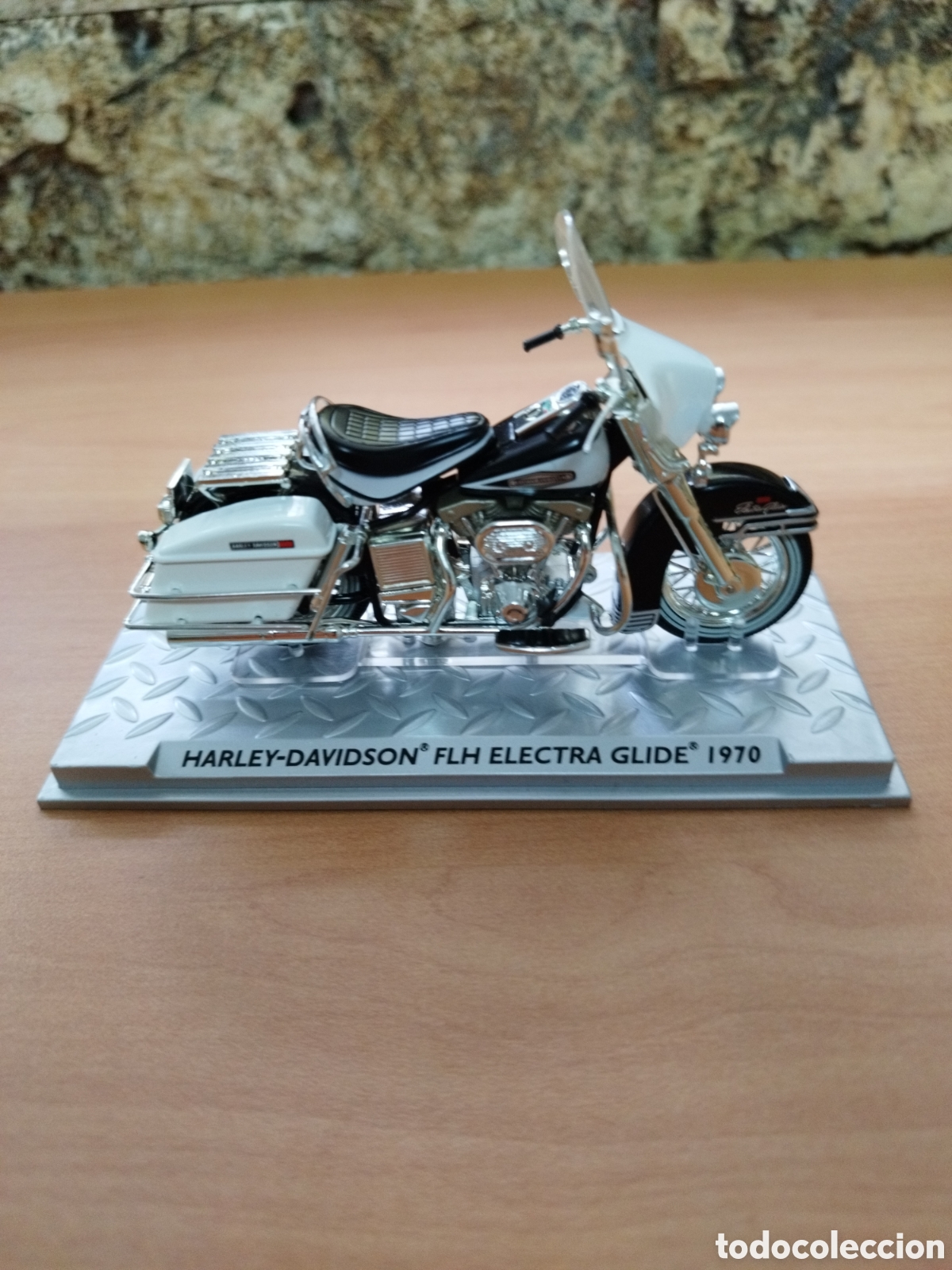 Motos a escala: HARLEY DAVIDSON FLH ELECTRA GLIDE 1970 - Foto 1