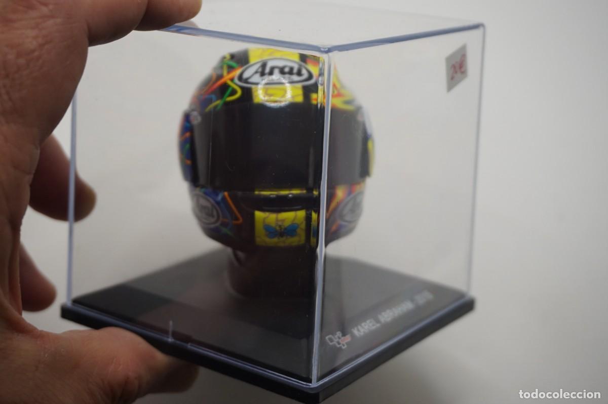 Motos a escala: B4/ CASCO MOTO 1:5 ALTAYA - KAREL ABRAHAM - 2015 - Foto 2